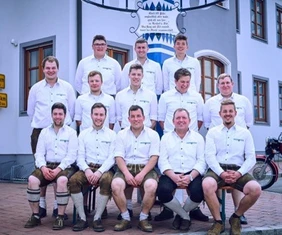 Gruppenfoto der Maibaumbuam