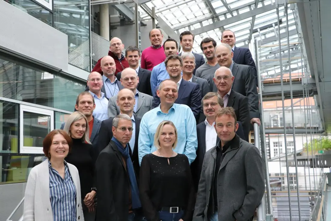 Teamfoto der Fakultät Elektro- und Informationstechnik