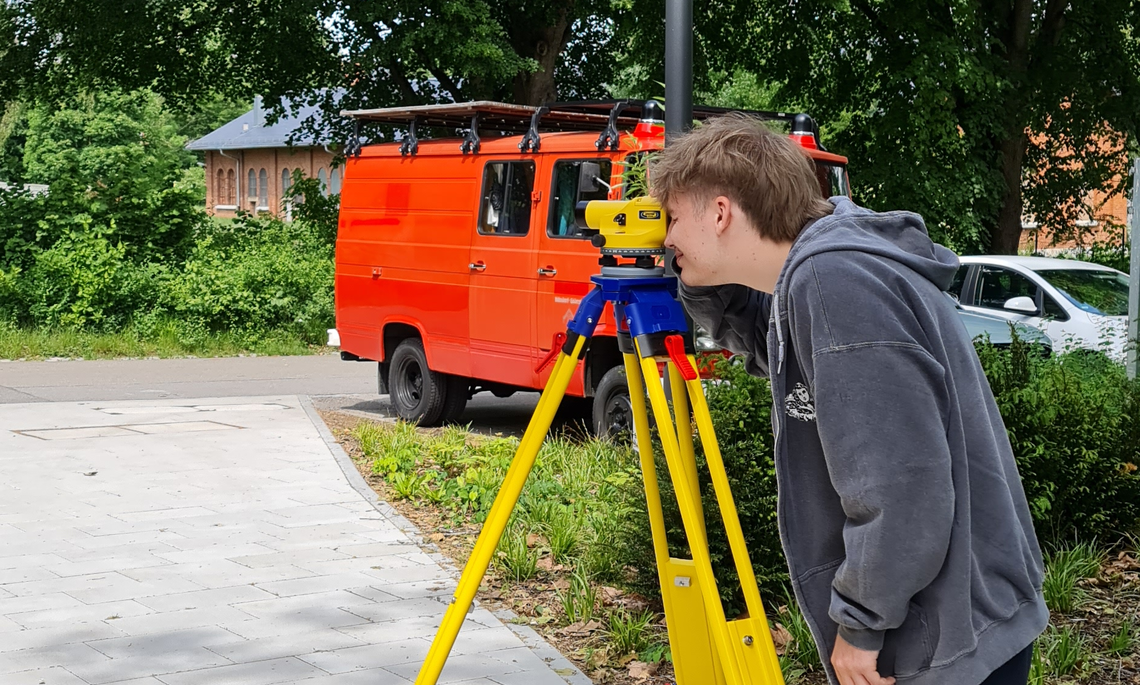 Vermessungsübung am Campus Neuburg